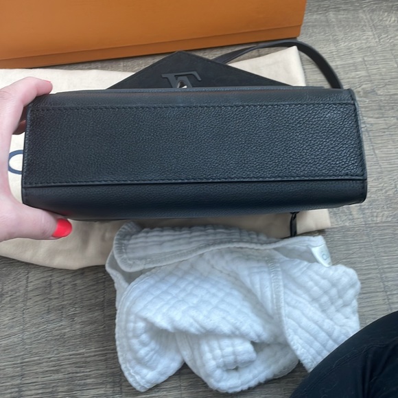 RARE 🔥 Louis Vuitton My Lock Me Bb in Matte Black - Picture 6 of 17